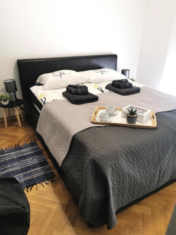 Apartman Elly Slavonski Brod Buitenkant foto
